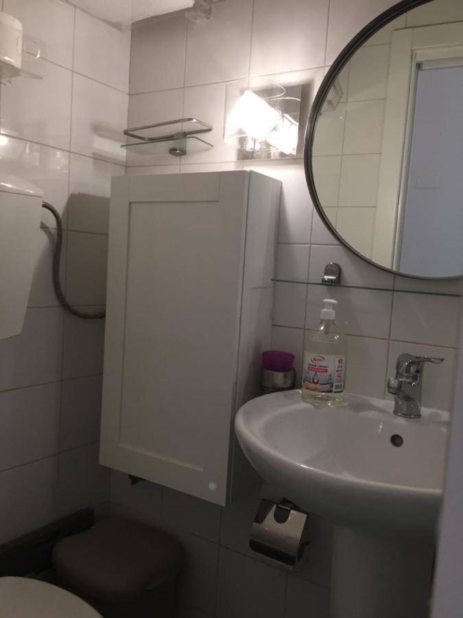Apartamento La Residenza Napoli Short Let Monolocale Standard Via Chiaia 82 Napoli Exterior foto
