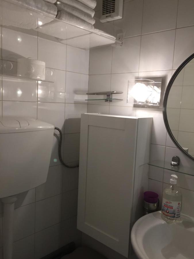 Apartamento La Residenza Napoli Short Let Monolocale Standard Via Chiaia 82 Napoli Exterior foto