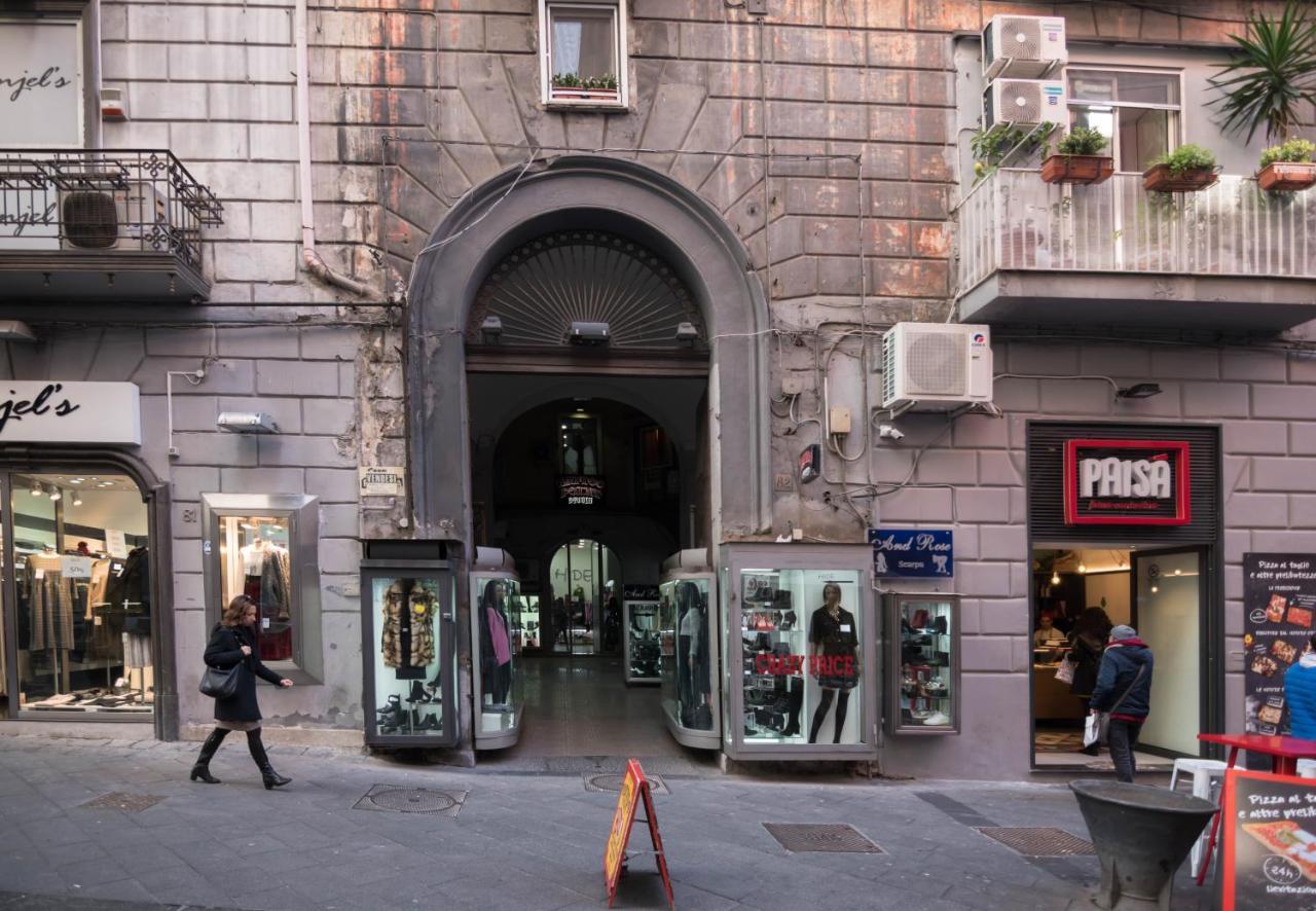 Apartamento La Residenza Napoli Short Let Monolocale Standard Via Chiaia 82 Napoli Exterior foto