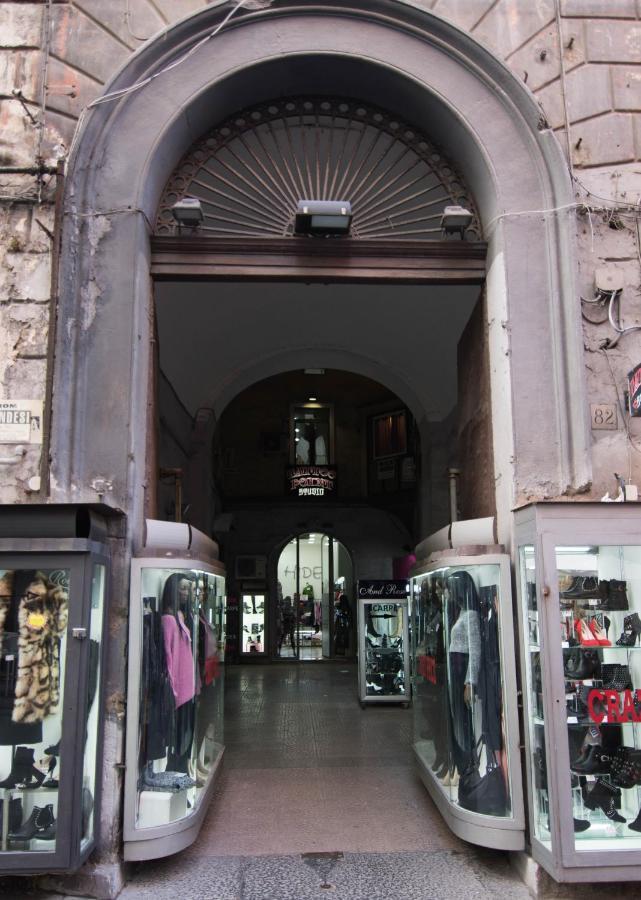Apartamento La Residenza Napoli Short Let Monolocale Standard Via Chiaia 82 Napoli Exterior foto